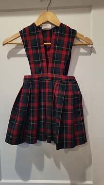 Schoolbelles Girls Red, Green and Navy Plaid V-Neck Pleated Uniform Jumper, M/5